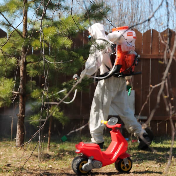 Обработка участка от клещей в Волгограде?